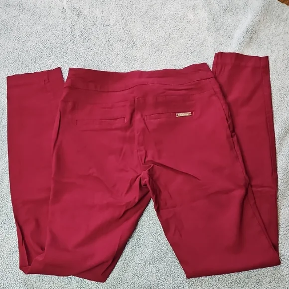 Chic Burgundy Trousers - Picture 4 of 11